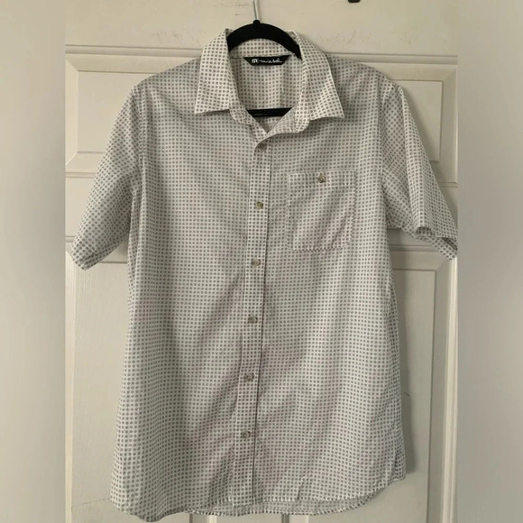 Travis Matthew Mens Button Up Golf Shirt size Medium - Picture 1 of 4